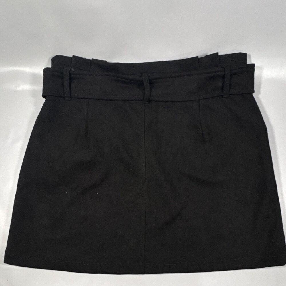 Blashe Black Solid Mini Skirt Short Length Belt Buckle Accents Women’s L - Picture 4 of 7